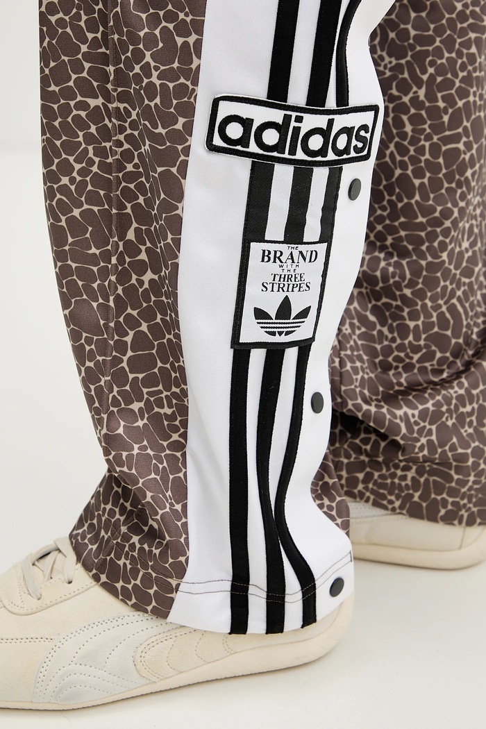 Παντελόνι φόρμας adidas Originals καφέ KD8820