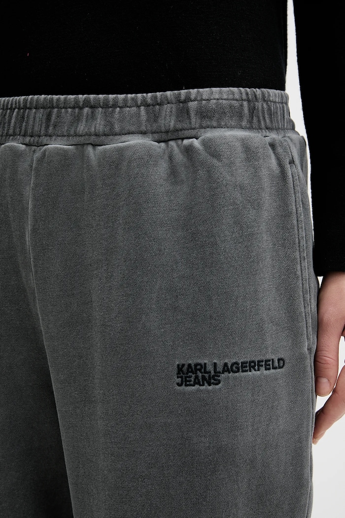 Bavlnené tepláky Karl Lagerfeld Jeans sivá B1W10090