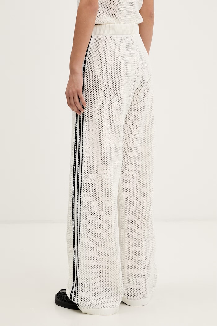 Îmbrăcăminte adidas Originals pantaloni de trening pentru femei Crochet KC6493 bej