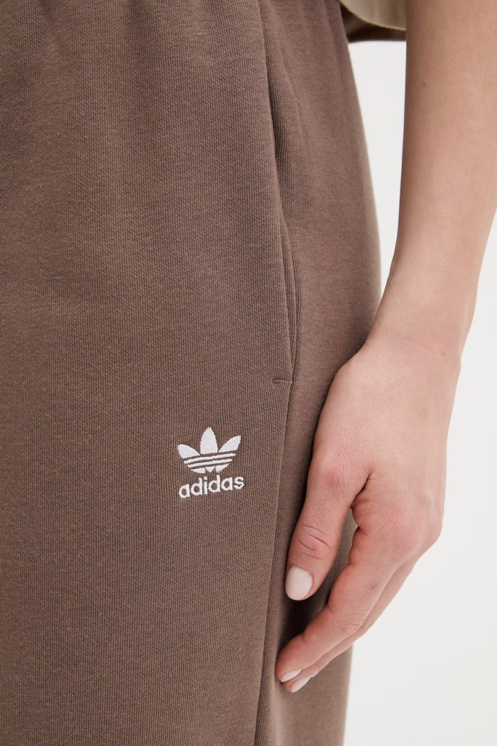 Παντελόνι φόρμας adidas Originals καφέ KC9136