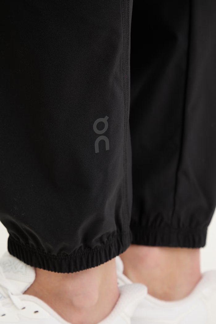 On pantaloni de trening pentru femei Focus 1WF10380553 negru