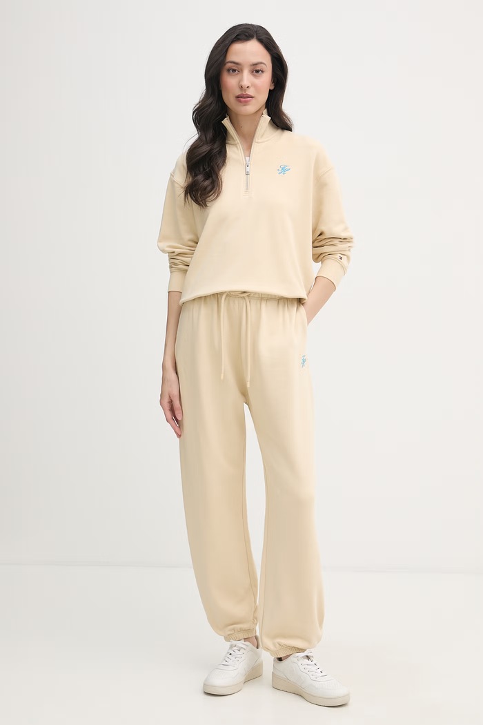 Tommy Hilfiger teplákové nohavice dámske s bavlnou WW0WW49706 béžová SS26