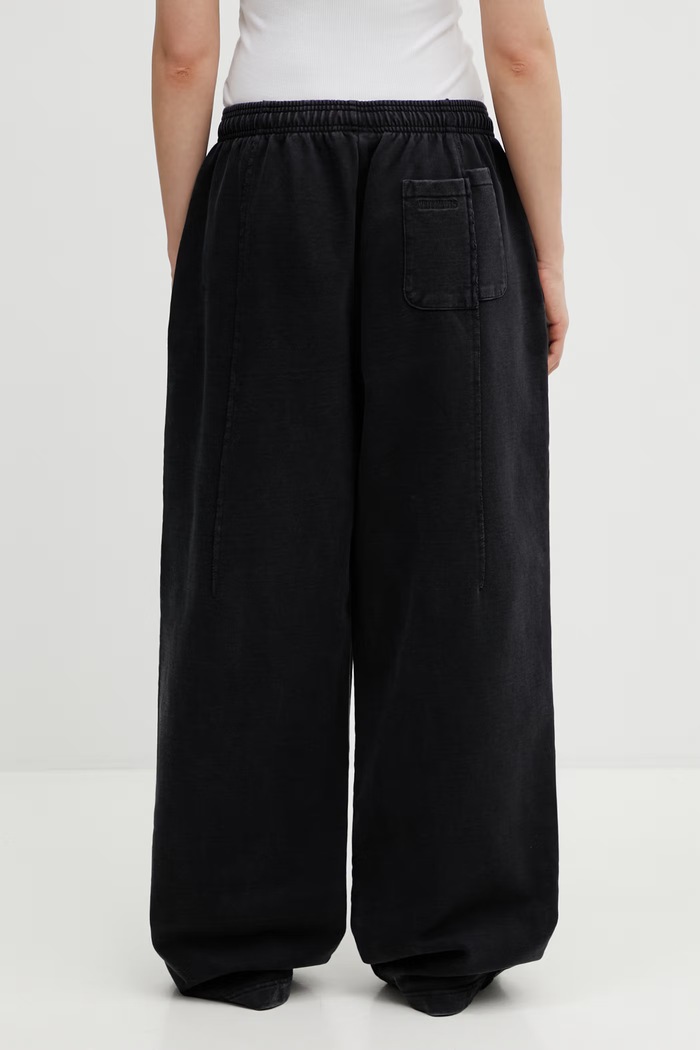 Clothing VETEMENTS cotton joggers ME76SP204B black