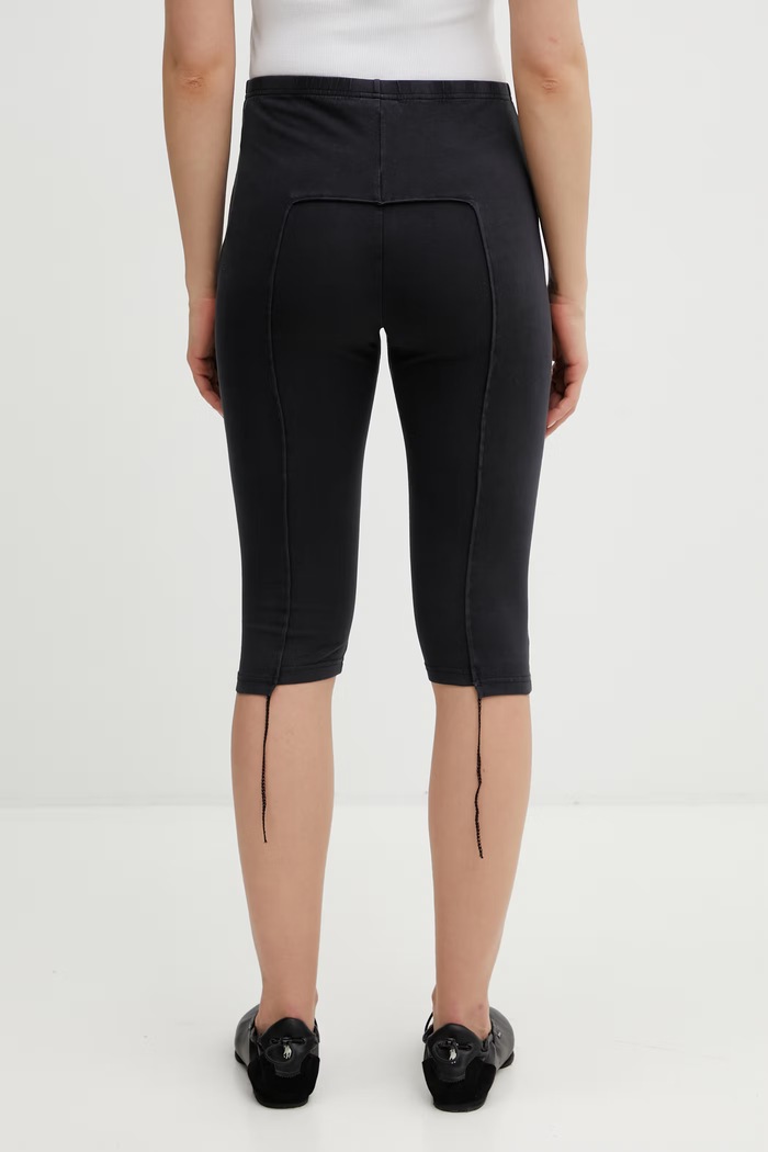 Одяг Шорти VETEMENTS Capri WE76SP519B чорний