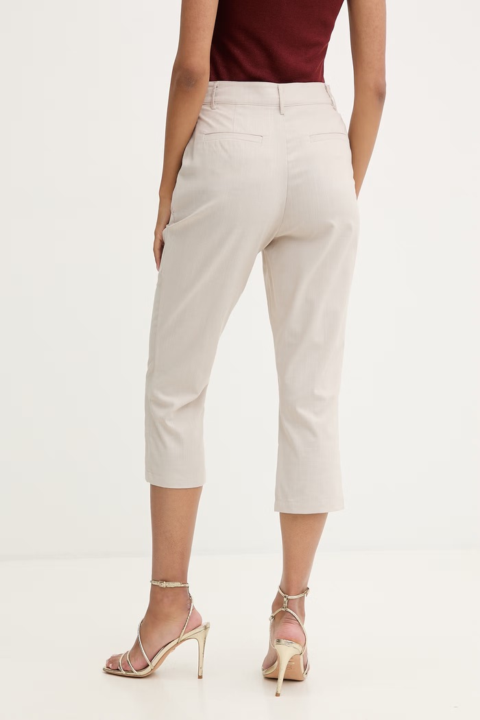 Odzież Guess spodnie capri damskie z wiskozą CHRISSY W6GB24.W2097 beżowy