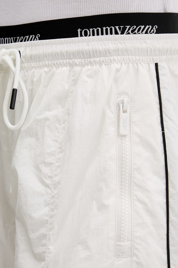 Tommy Jeans spodnie damskie biały DW0DW22289