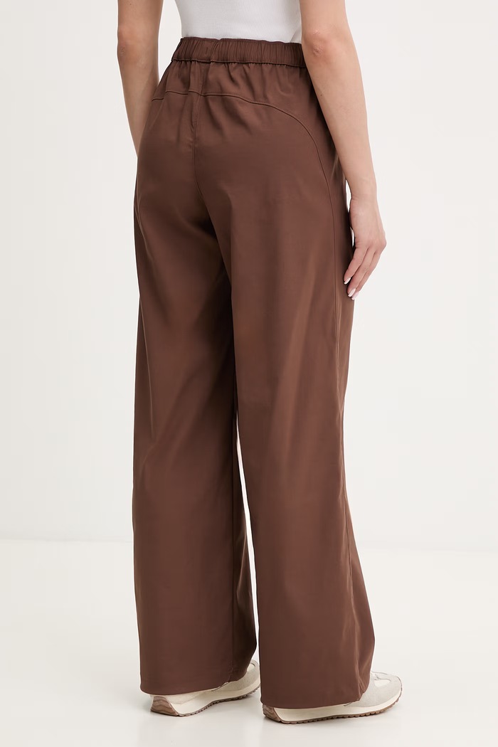 Îmbrăcăminte Under Armour pantaloni de trening pentru femei Unstoppable Wvn 6014752 maro
