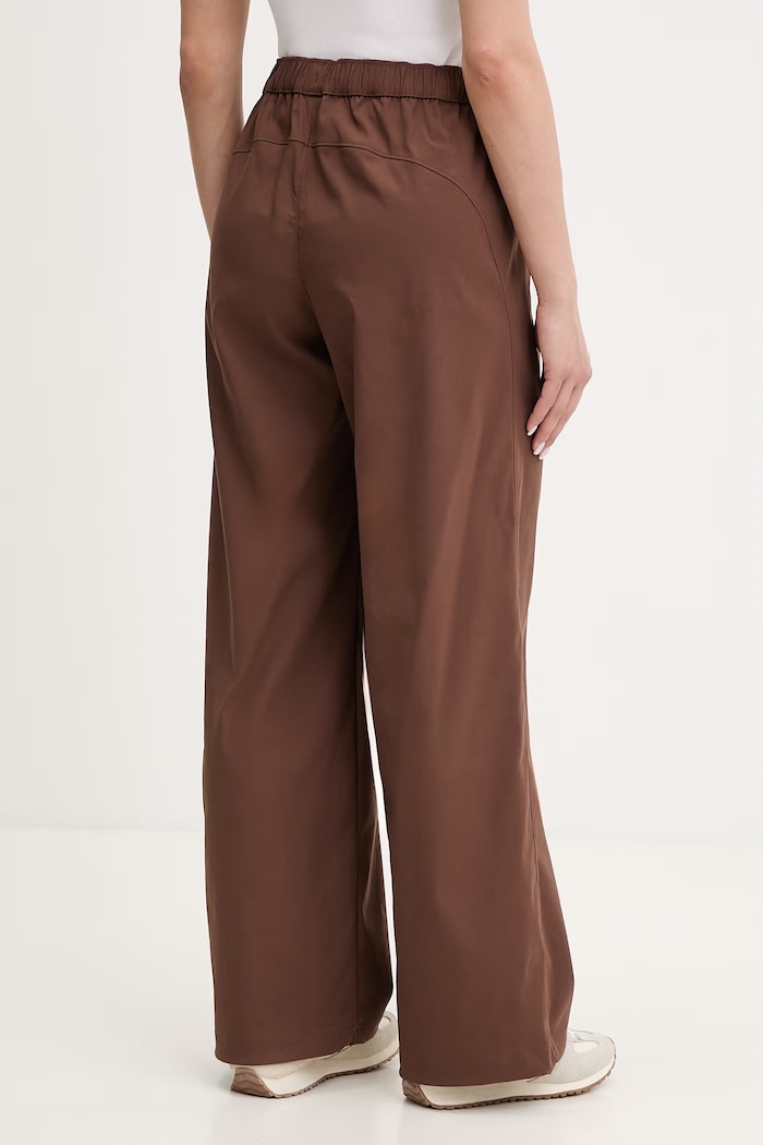 Îmbrăcăminte Under Armour pantaloni de trening pentru femei Unstoppable Wvn 6014752 maro