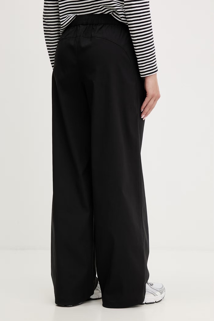 Îmbrăcăminte Under Armour pantaloni de trening pentru femei Unstoppable Wvn 6014752 negru