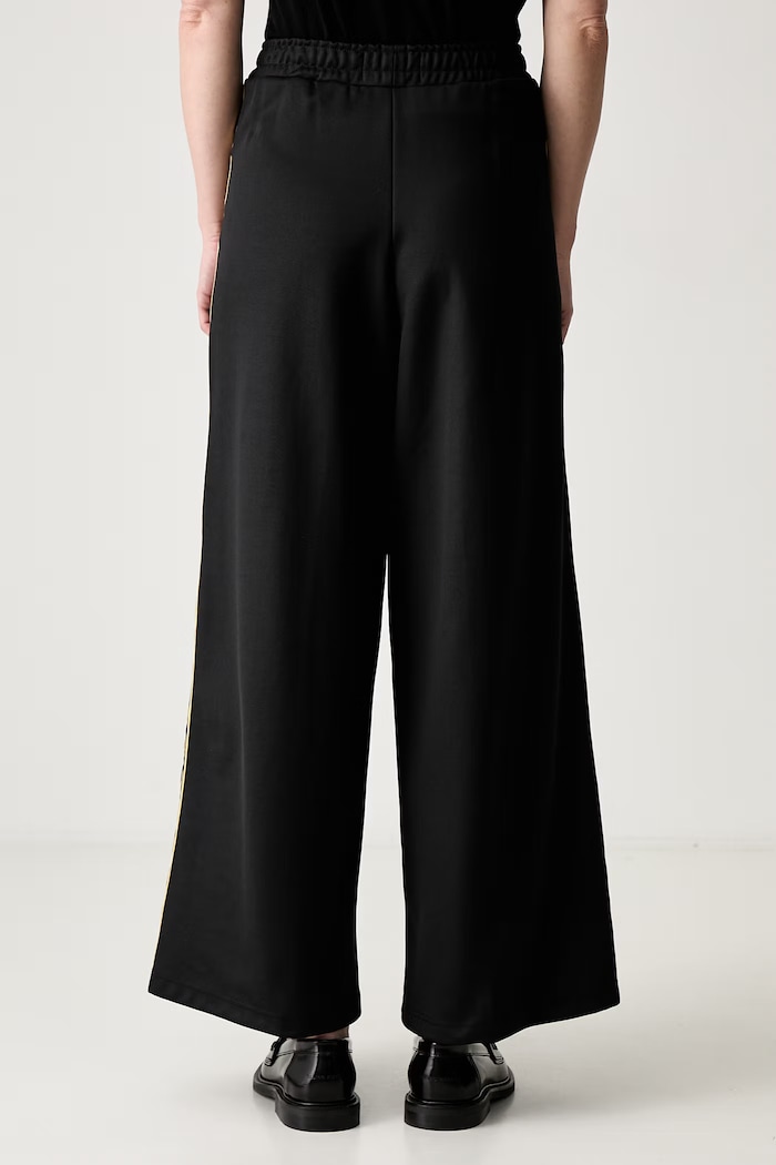 Clothing Fred Perry sweatpants Women's T2106 black