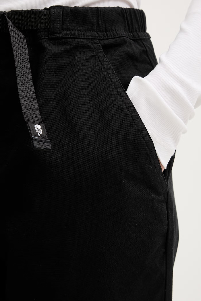 The North Face spodnie trekkingowe damskie bawełniane z elastanem BETA UTILITY BELTED czarny NF0A8B61JK31