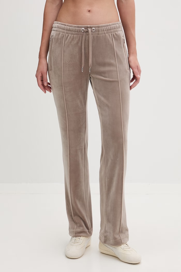 Juicy Couture spodnie dresowe damskie welurowe TINA COL OUT TR brązowy JCWBJ126327