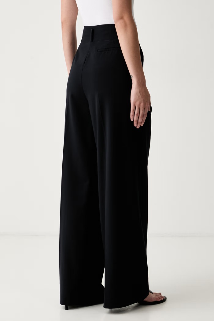 Odzież DKNY spodnie garniturowe damskie UK5P7780 granatowy
