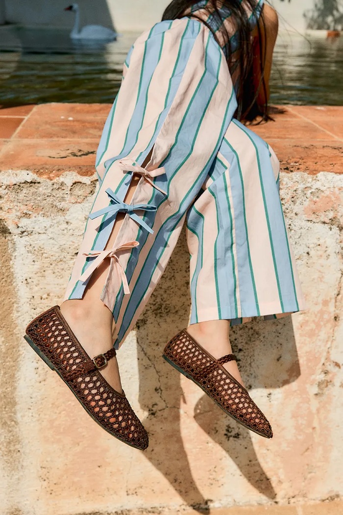 Детски памучен панталон Tinycottons RETRO STRIPES BOWS PANT памук син SS26.279