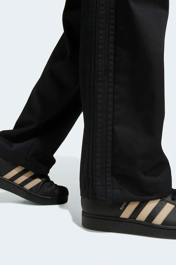 Детски панталон adidas Originals KC7033