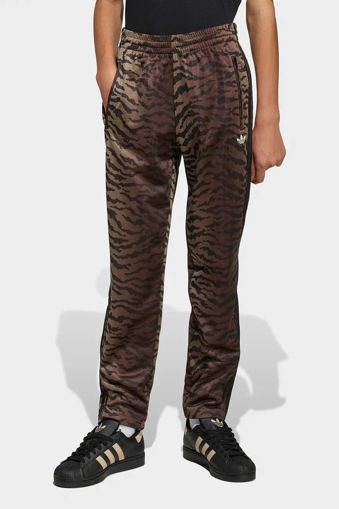 Detské tepláky adidas Originals hnedá KD3200