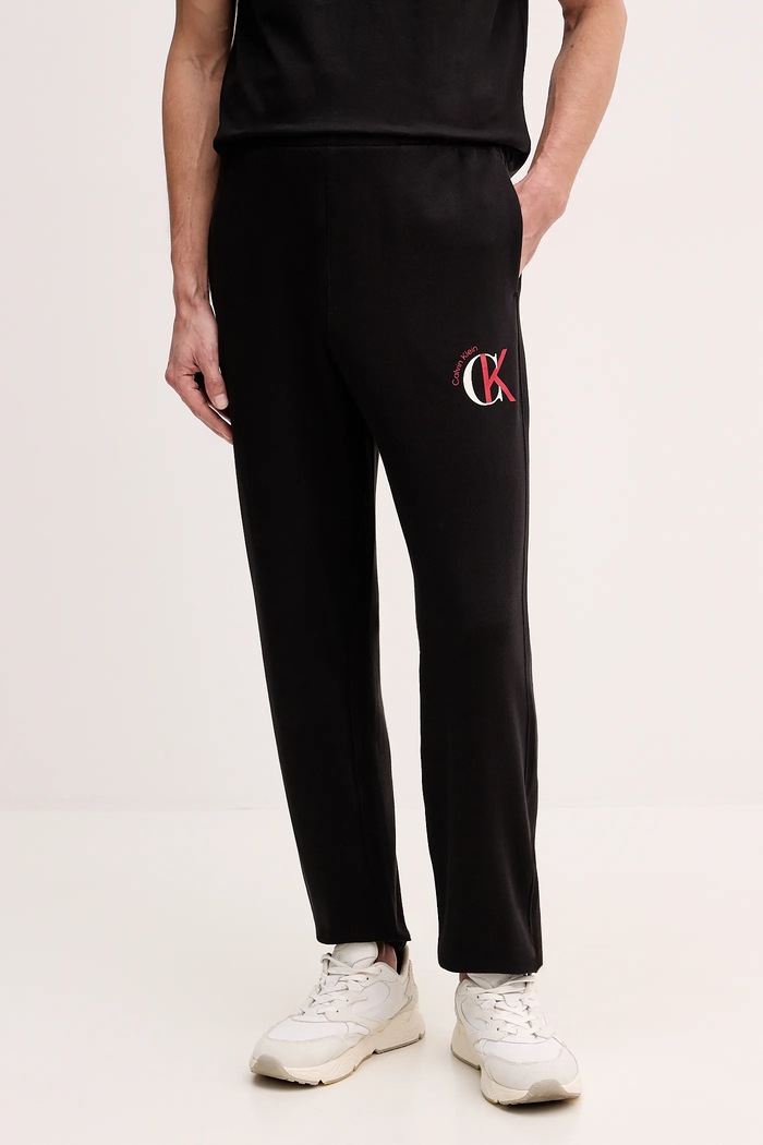 Βαμβακερό παντελόνι Calvin Klein Jeans στάμπα μαύρο LV04RE256G
