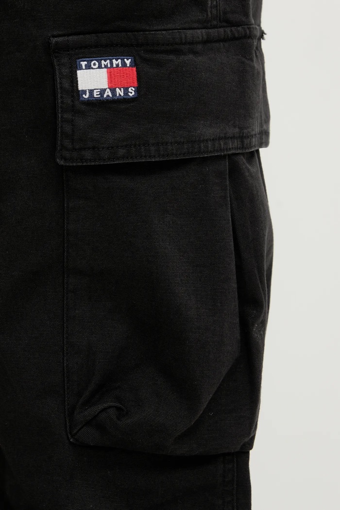 Tommy Jeans nohavice cargo pánske bavlnené s elastanom čierna DM0DM22403