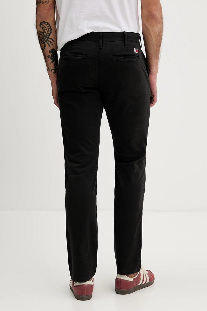 Oblečenie Nohavice Tommy Jeans DM0DM22404 čierna