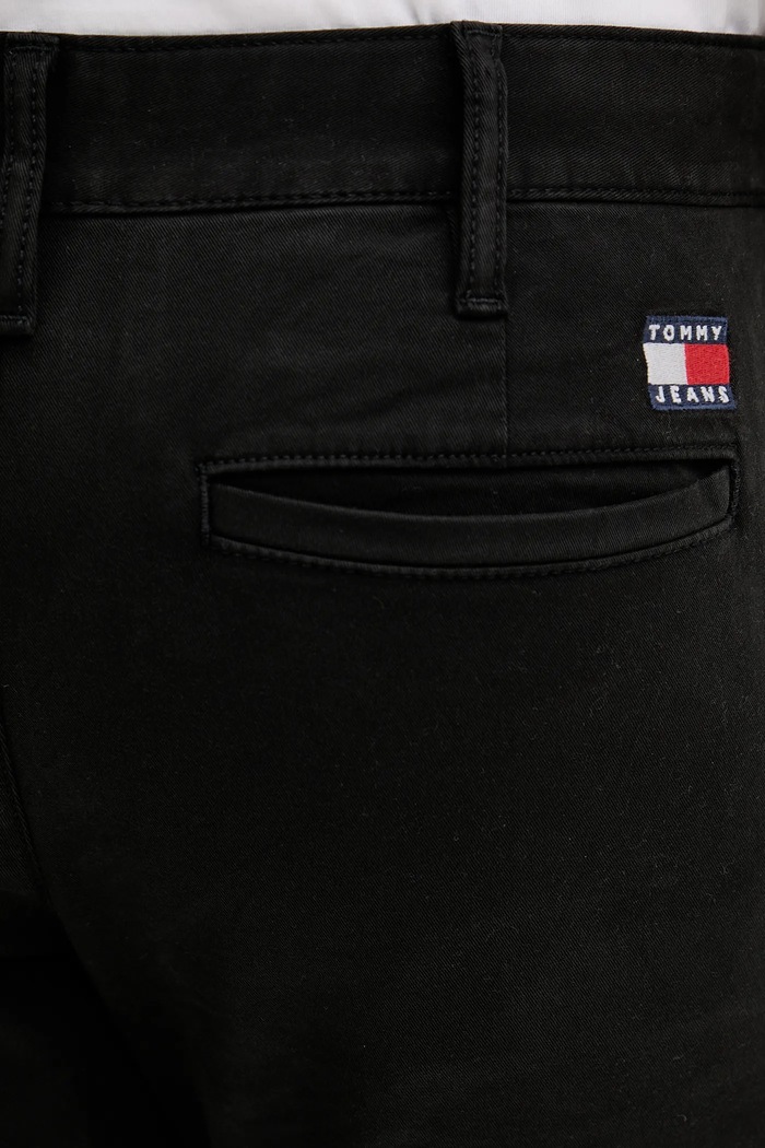 Nohavice Tommy Jeans čierna DM0DM22404