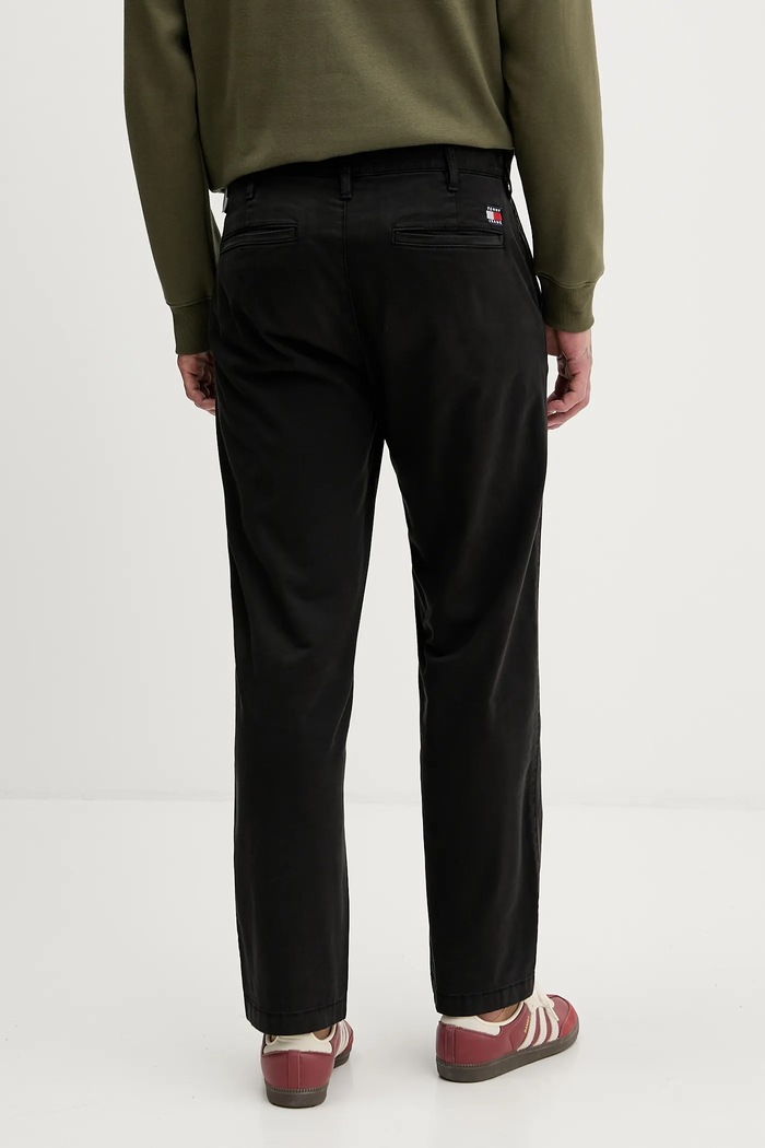 Odzież Tommy Jeans spodnie DM0DM22650 czarny
