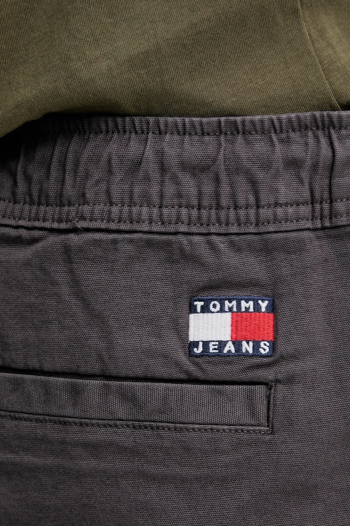 Tommy Jeans pantaloni gri DM0DM23102