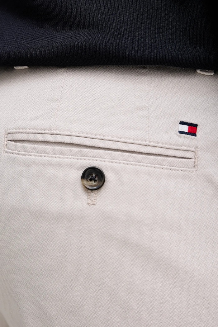 Tommy Hilfiger pantaloni chinos pentru bărbați din bumbac cu elastan gri MW0MW41923