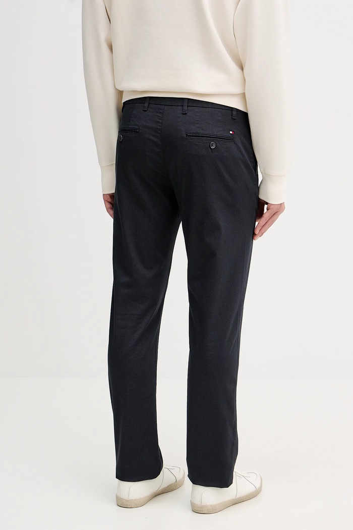 Oblečenie Tommy Hilfiger nohavice chinos pánske bavlnené s elastanom MW0MW41923 tmavomodrá