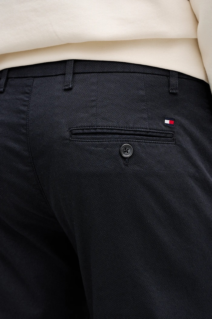 Tommy Hilfiger nohavice chinos pánske bavlnené s elastanom tmavomodrá MW0MW41923