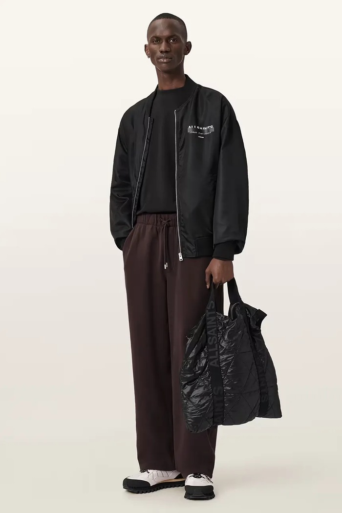 Bavlnené tepláky AllSaints M032TD hnedá