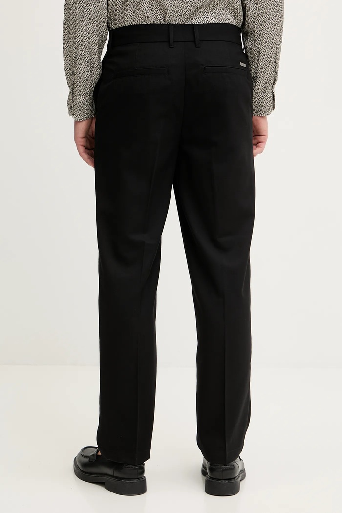 Odjeća Hlače s primjesom vune Armani Exchange XM001816.AF21302 crna