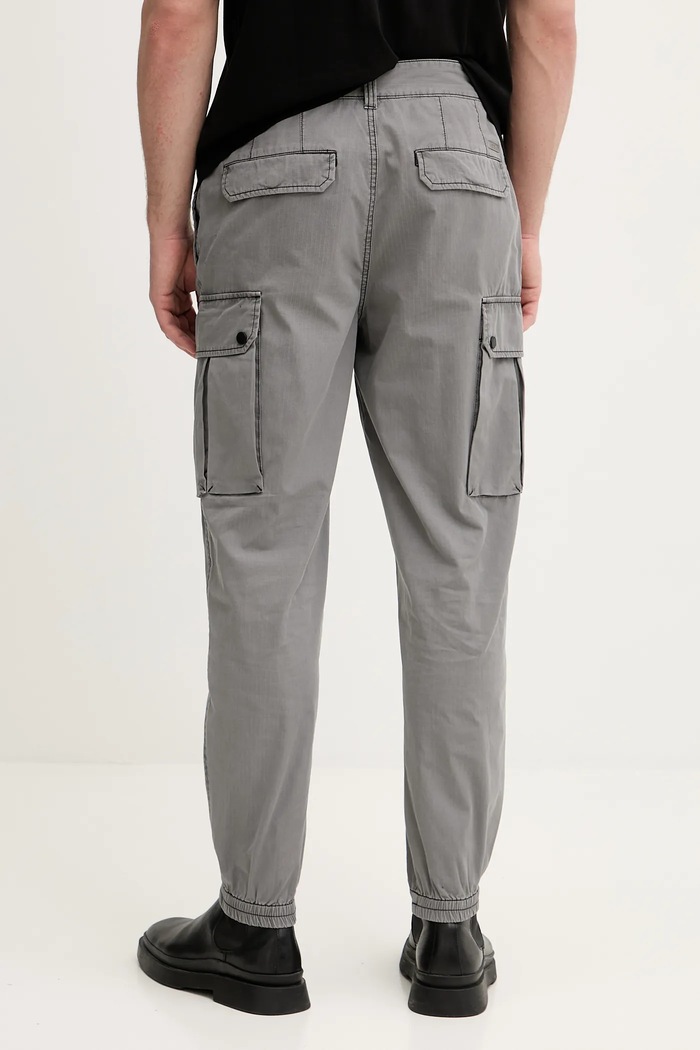 Odjeća Pamučne hlače Armani Exchange XM001828.AF18577 siva