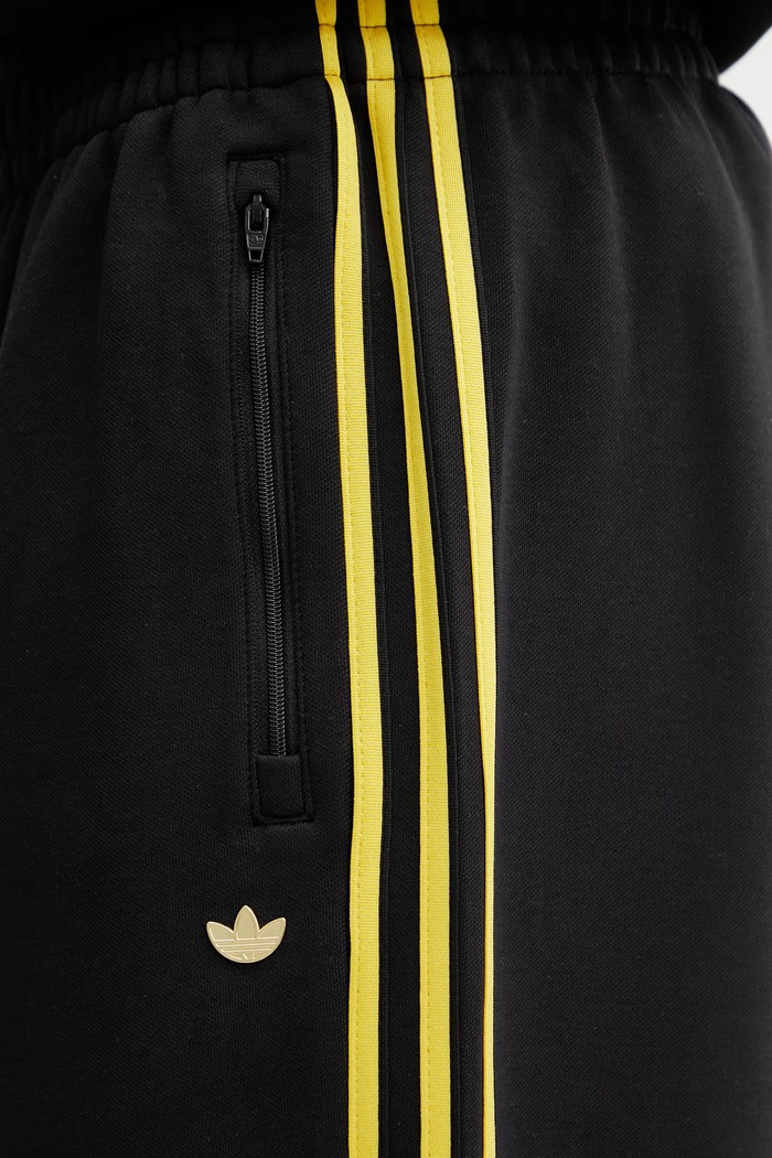 adidas Originals pantaloni tuta Classic Track Pants nero KC9062