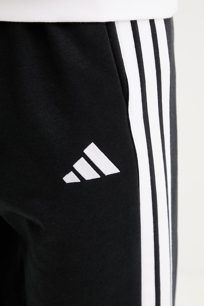 Tepláky adidas Essential čierna JD1854