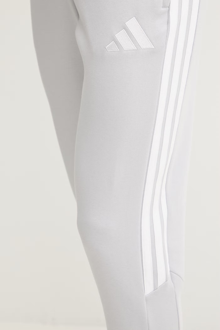 Tréningové nohavice adidas Performance Tiro 26 sivá JY7152