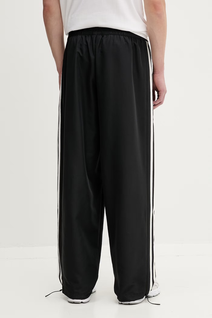Oblečenie adidas Originals teplákové nohavice pánske Windbreak JZ6966 čierna