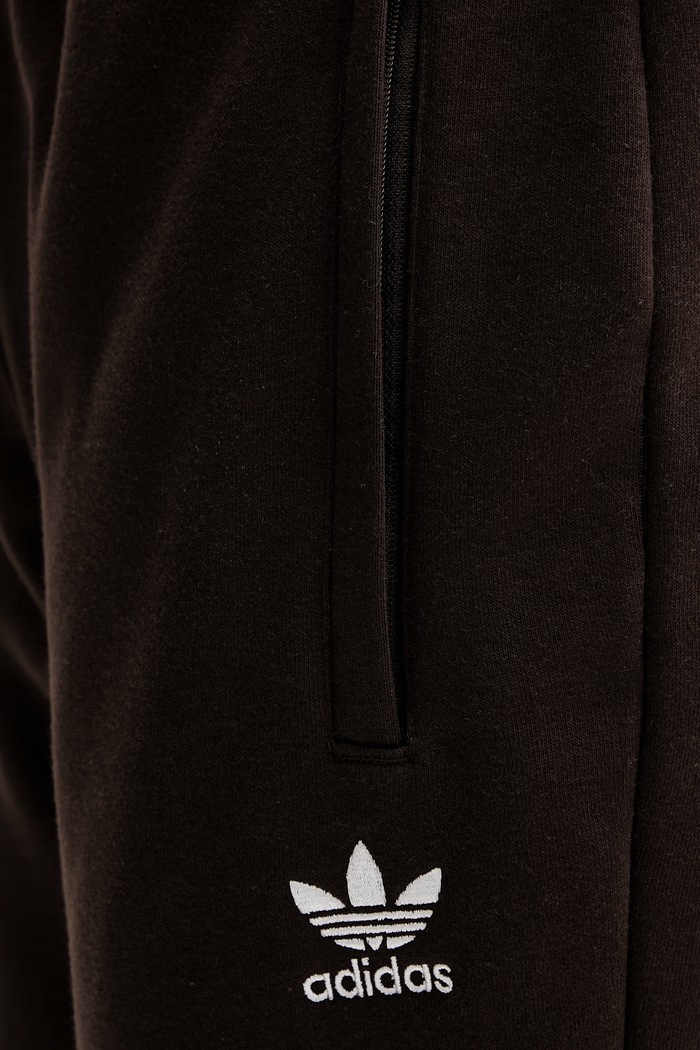 Παντελόνι φόρμας adidas Originals καφέ KE1140