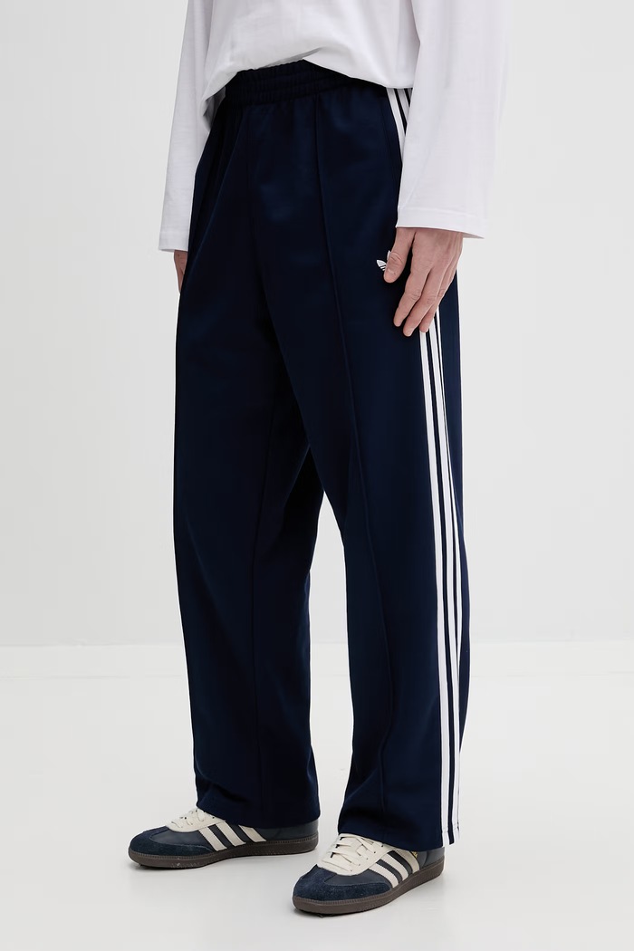 Παντελόνι φόρμας adidas Originals απλικέ σκούρο μπλε KE3496