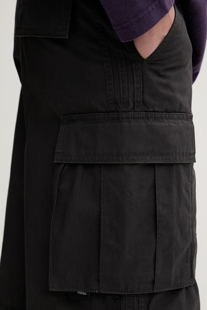 Odzież adidas Originals spodnie cargo męskie bawełniane KS6854 szary