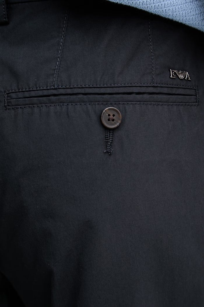 Emporio Armani nohavice chinos pánske bavlnené tmavomodrá EM005898.AF25633