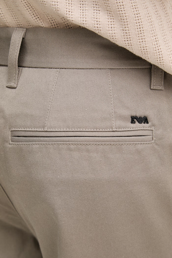 Emporio Armani nohavice regular pánske bavlnené s elastanom béžová EM003660.AF23585
