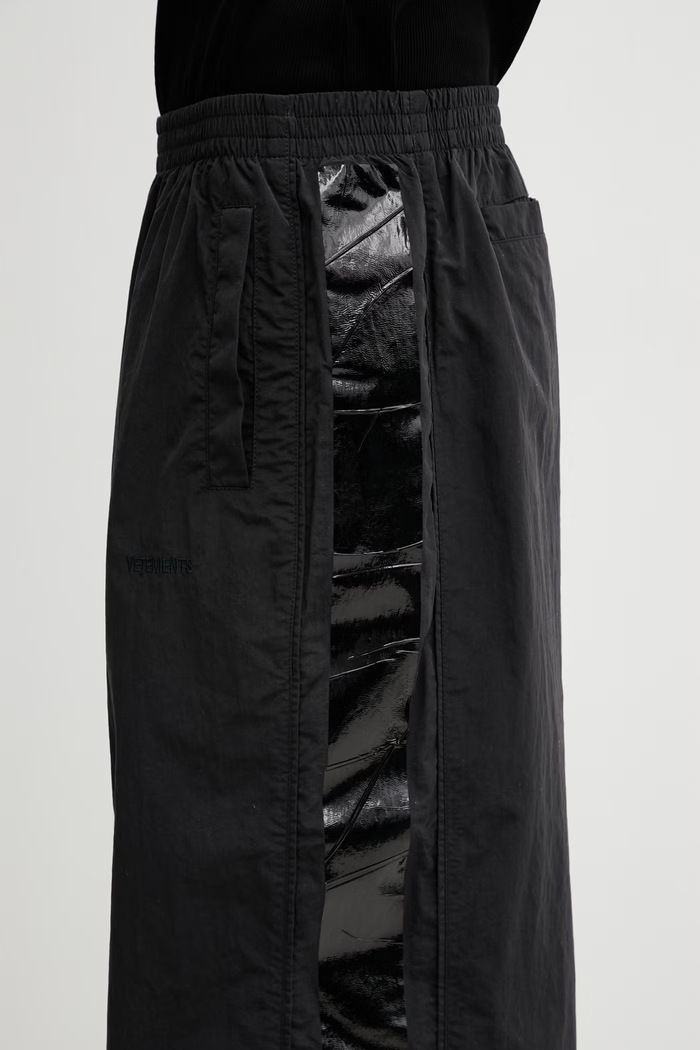 VETEMENTS spodnie dresowe Taped czarny ME76GP116BB