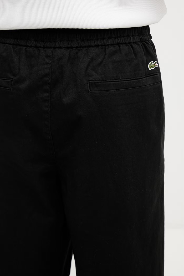 Lacoste hlače od pamuka s elastanom za muškarce crna HH1982