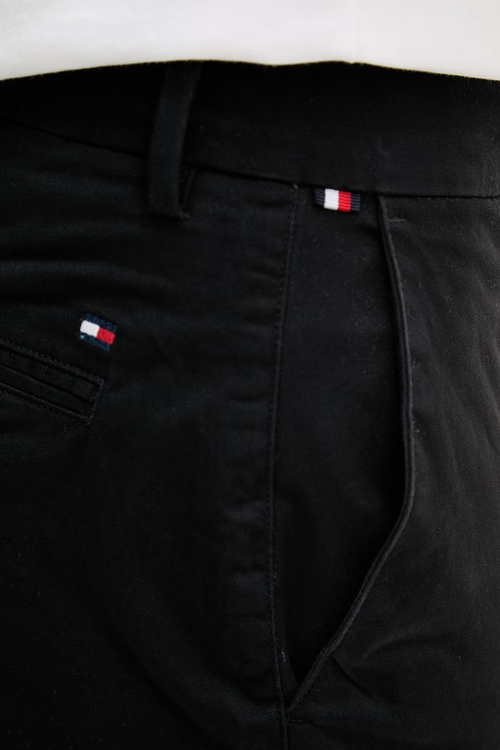 Tommy Hilfiger pantaloni chinos bărbați bumbac cu elastan negru MW0MW42906
