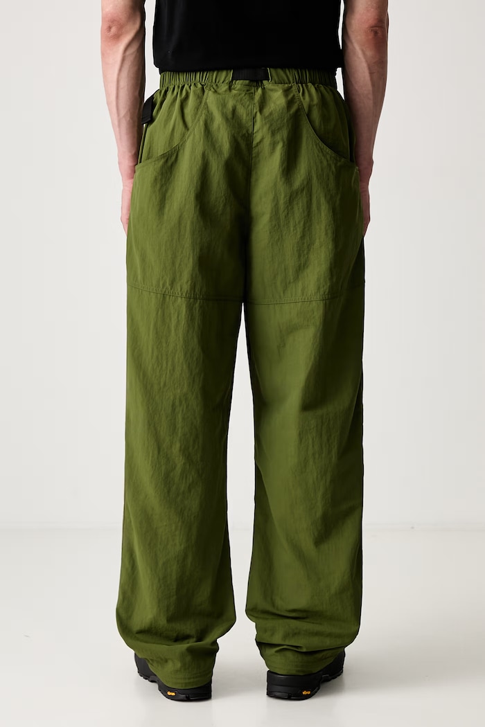 Oblačila The North Face jogger hlače moške NF0A8FHFBRI1 zelena