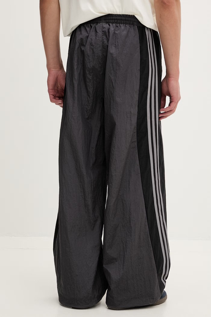 Oblečenie adidas Originals teplákové nohavice pánske KX4833 čierna