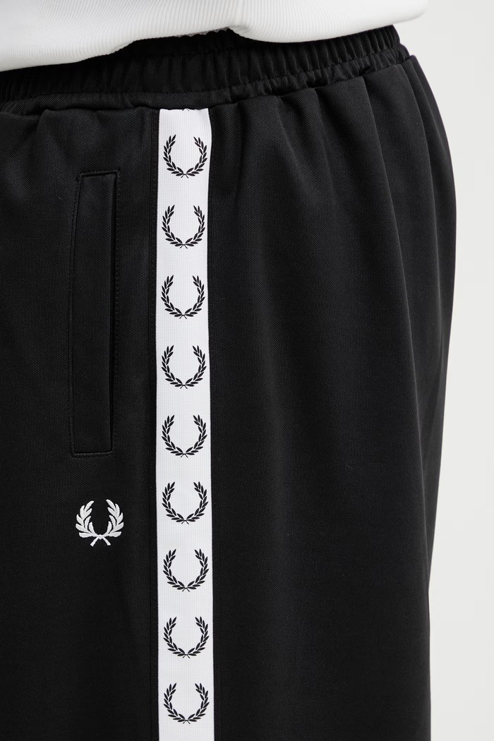 Spodnji del trenirke Fred Perry črna T7171