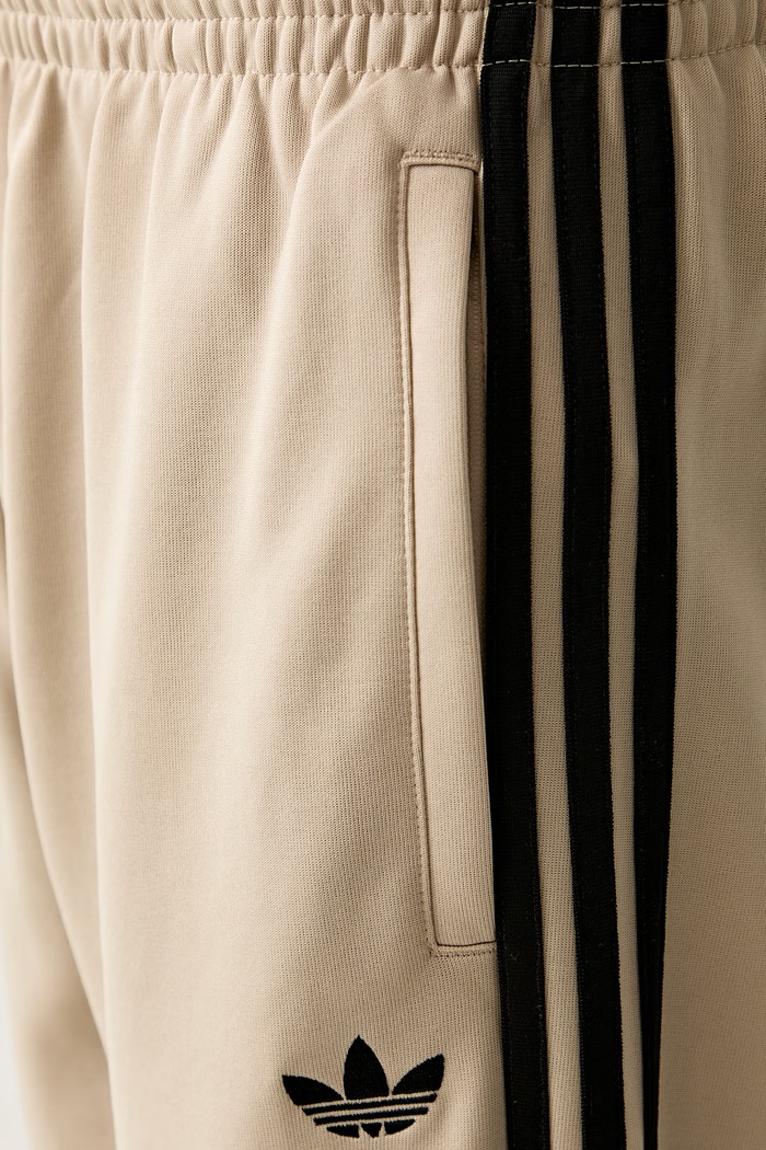 adidas Originals pantaloni de trening pentru bărbați, cu bumbac KE6683 bej