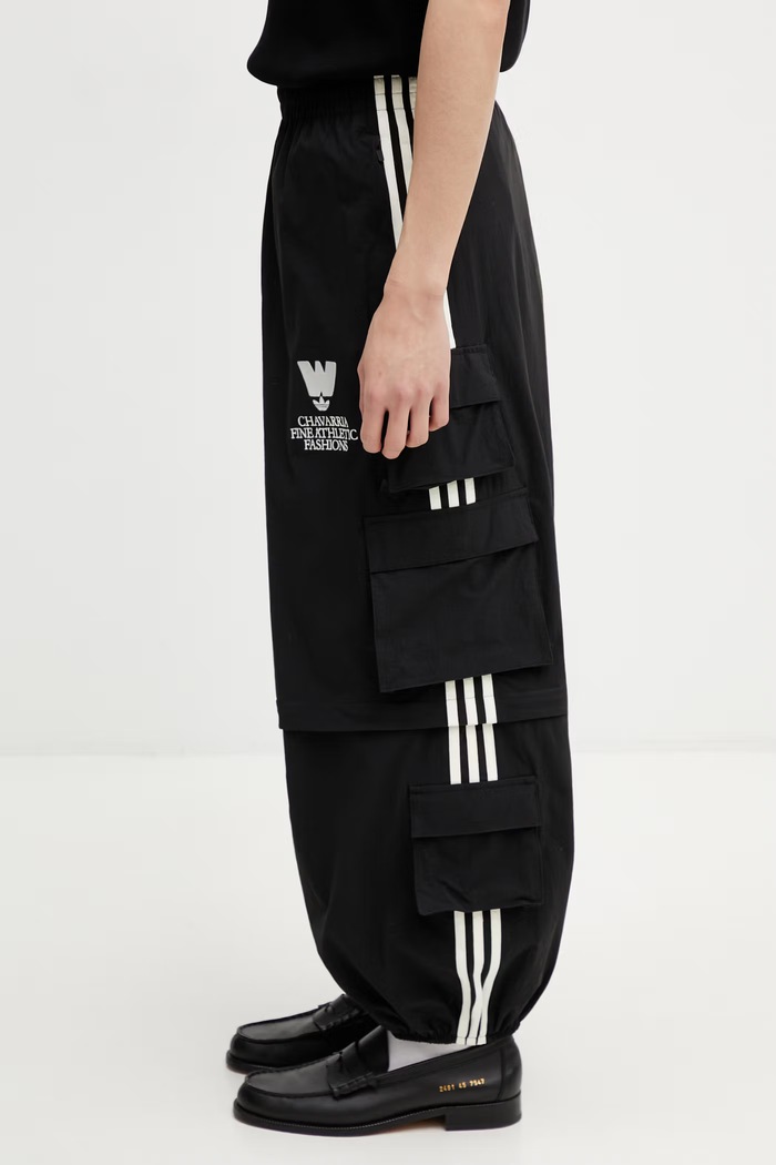 adidas Originals adidas x Willy Chavaria pantaloni de trening pentru bărbați KS6439. negru SS26