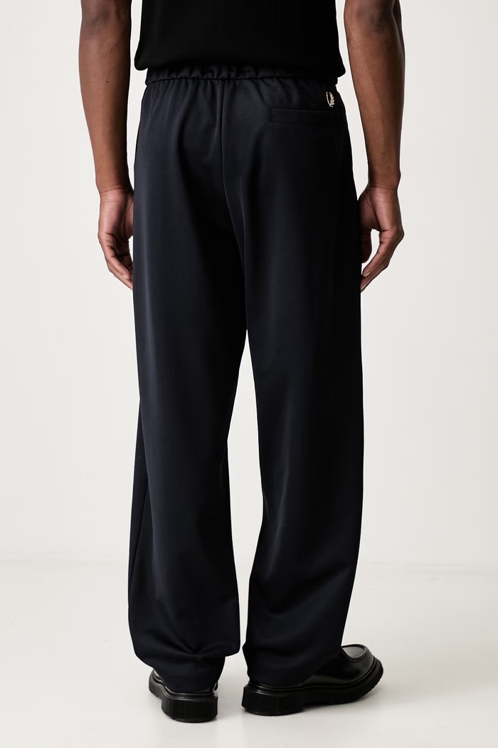 Odzież Fred Perry Spodnie regular męskie z bawełną T2304 granatowy